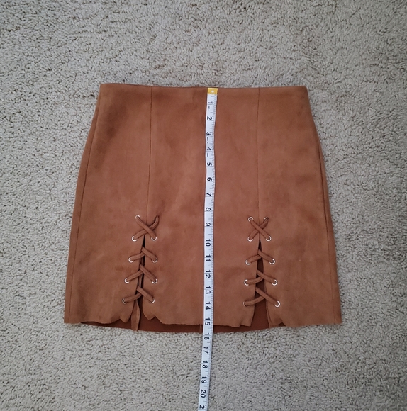 Forever 21 suede lace up mini skirt - Picture 3 of 5